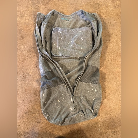 Happiest Baby Gray Star-Patterned Baby Swaddle. Size Medium - Picture 4 of 7